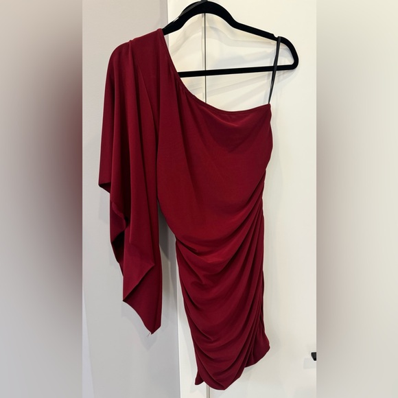 Venus Dress Sz small burgundy/wine colour - Picture 2 of 5